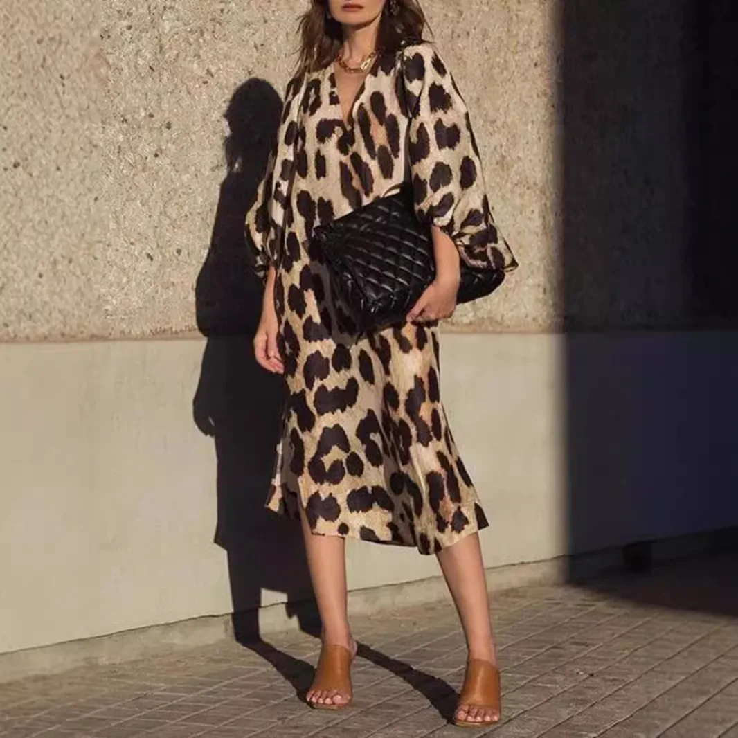 New Autumn Women's Leopard Print Midi Skirt V-neck Loose Three-quarter Sleeve Lantern Sleeve Printed Loose Leopard Print Dress
New Autumn Women's Leopard Print Midi Skirt V-neck Loose Three-quarter Sleeve Lantern Sleeve Printed Loose Leopard Print Dress