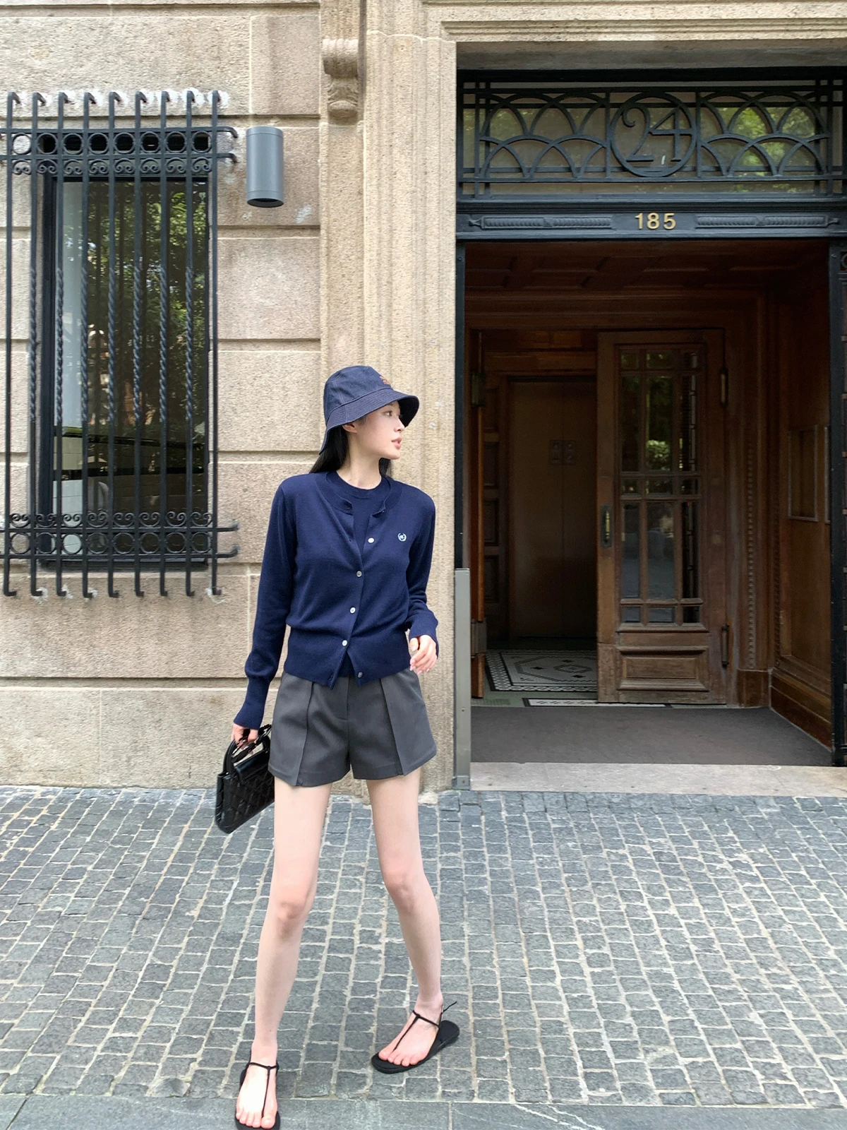 Шерстяной вязаный кардиган ZhouMiao с вышивкой, прямые леггинсы, женский жилет с круглым вырезом, простой повседневный стиль
Шерстяной вязаный кардиган ZhouMiao с вышивкой, прямые леггинсы, женский жилет с круглым вырезом, простой повседневный стиль