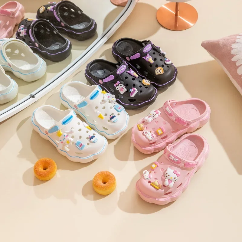 Kawaii Sanrio аниме тапочки Hello Kitty Kuromi Cinnamoroll пляжная обувь модная обувь с дырками Летний новый подарок
Kawaii Sanrio аниме тапочки Hello Kitty Kuromi Cinnamoroll пляжная обувь модная обувь с дырками Летний новый подарок