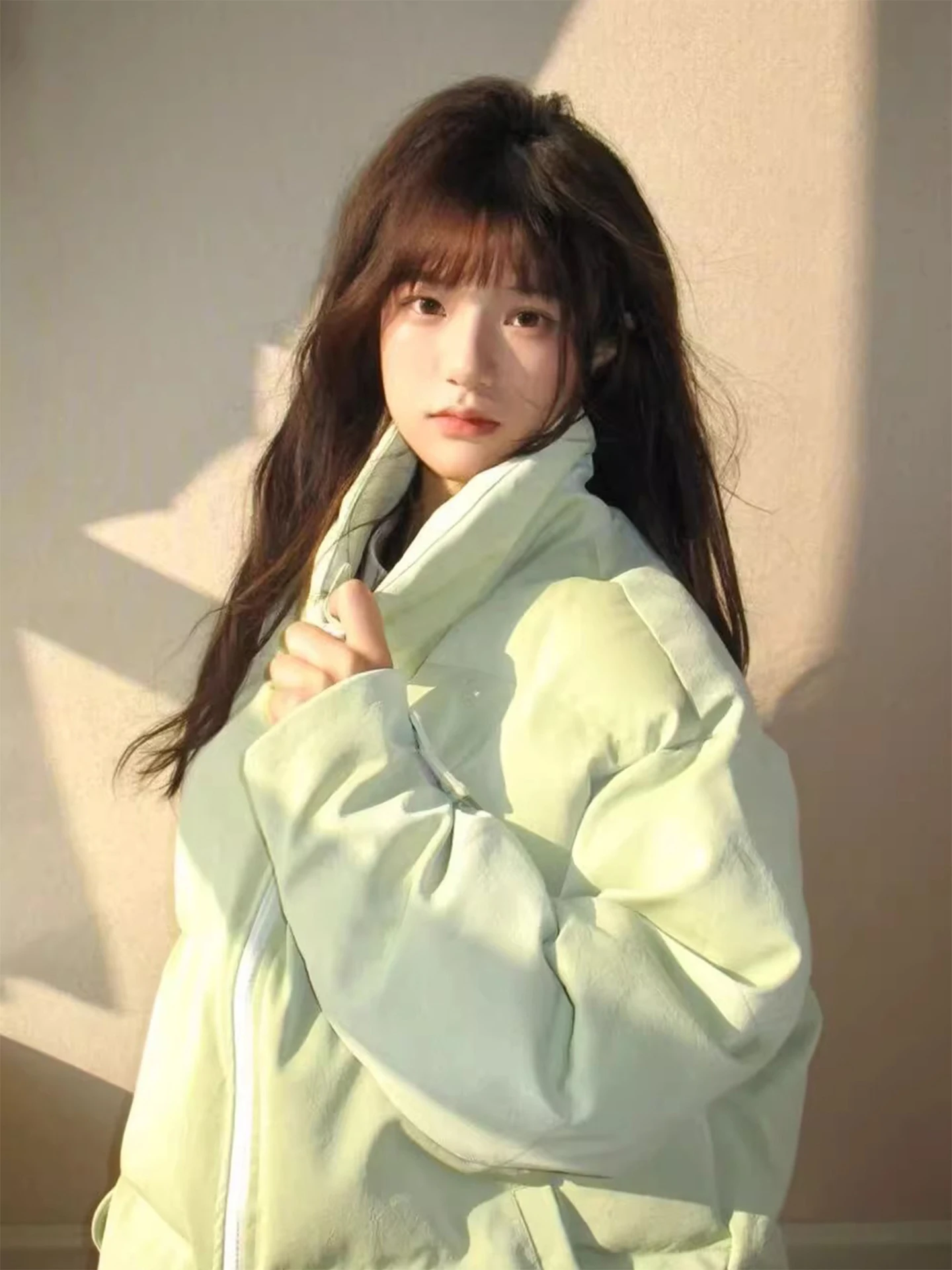 Утепленная женская куртка оверсайз из хлопка и искусственной кожи, зимнее ветрозащитное пальто с длинными рукавами на молнии, повседневное
Утепленная женская куртка оверсайз из хлопка и искусственной кожи, зимнее ветрозащитное пальто с длинными рукавами на молнии, повседневное