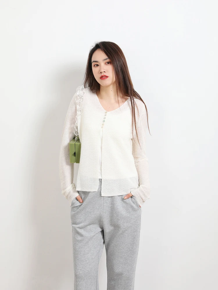 Simple Love mat Knitted Sweater Women's Faion Neline Lengthening Slimming Versatile Long Sve V-Ne Top
Simple Love mat Knitted Sweater Women's Faion Neline Lengthening Slimming Versatile Long Sve V-Ne Top