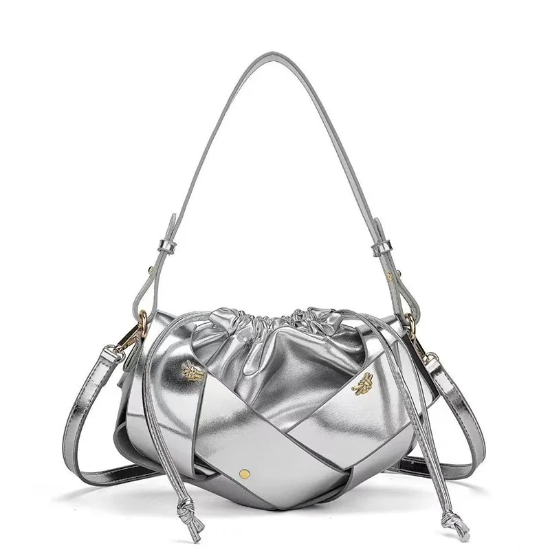 Designer Drawstring Bag Commuter Bag Fashion Women Hand-Woven Bag Soft PU Leather Shoulder Bag Casual Daily Handbags
Designer Drawstring Bag Commuter Bag Fashion Women Hand-Woven Bag Soft PU Leather Shoulder Bag Casual Daily Handbags