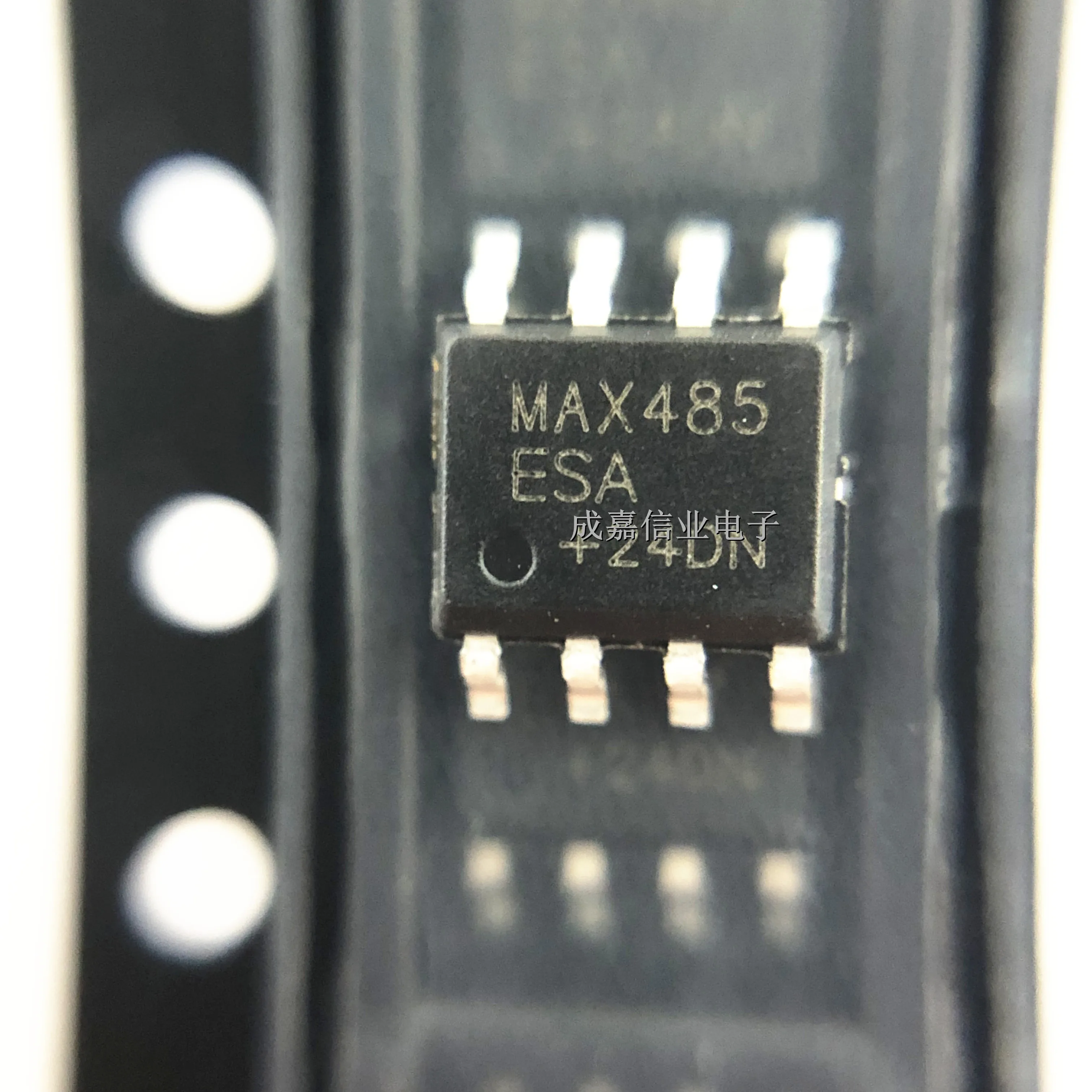 50pcs/Lot MAX485ESA+T SOP-8 MAX485ESA RS-422/RS-485 Interface IC Low-Power, Slew-Rate-Limited Operating Temperature:- 40 C-+ 85C
50pcs/Lot MAX485ESA+T SOP-8 MAX485ESA RS-422/RS-485 Interface IC Low-Power, Slew-Rate-Limited Operating Temperature:- 40 C-+ 85C