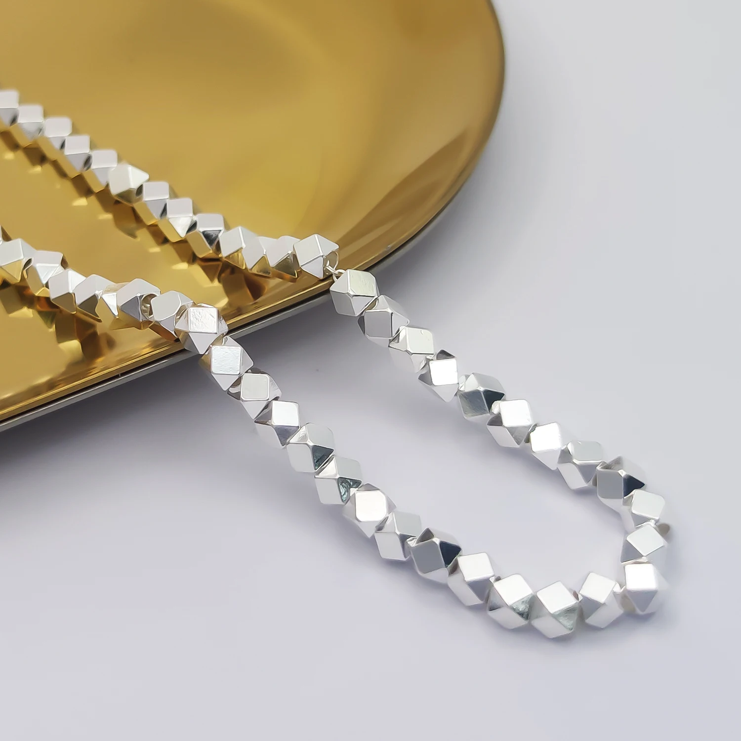 HESHI 925 Sterling Silver Multi faceted Block Long Chain Necklace for Women Men New In Minimalist Fashion Jewelry
HESHI 925 Sterling Silver Multi faceted Block Long Chain Necklace for Women Men New In Minimalist Fashion Jewelry