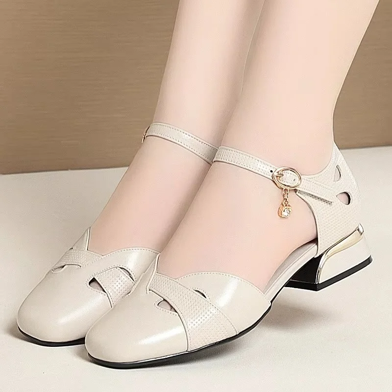 All Season Breathable Comfortable Cutout Genuine Leather Shoes Spring Summer 2025 Flat Square Heels Shoes Black for Office Mom
All Season Breathable Comfortable Cutout Genuine Leather Shoes Spring Summer 2025 Flat Square Heels Shoes Black for Office Mom