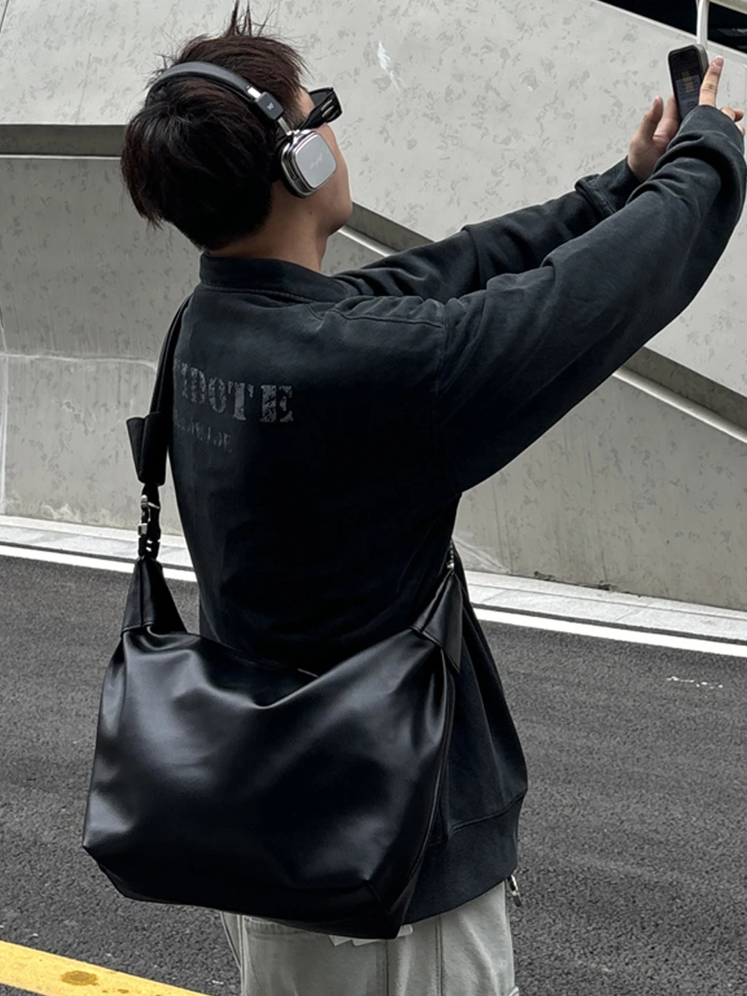 NIN Dumpling Skin Leather Backpack Ins Style Commuter Hobo Tote Casual Crossbody Bag for Men And Women Youth Leisure Pure Color
NIN Dumpling Skin Leather Backpack Ins Style Commuter Hobo Tote Casual Crossbody Bag for Men And Women Youth Leisure Pure Color