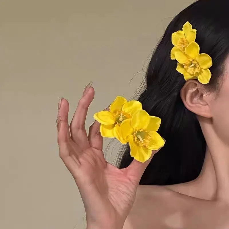 Yellow Narcissus flower Hair Clip Bohemian Small Hairpin Bridal Beach Wedding Flower Women Holiday Hair Clip Hair Accessories
Yellow Narcissus flower Hair Clip Bohemian Small Hairpin Bridal Beach Wedding Flower Women Holiday Hair Clip Hair Accessories