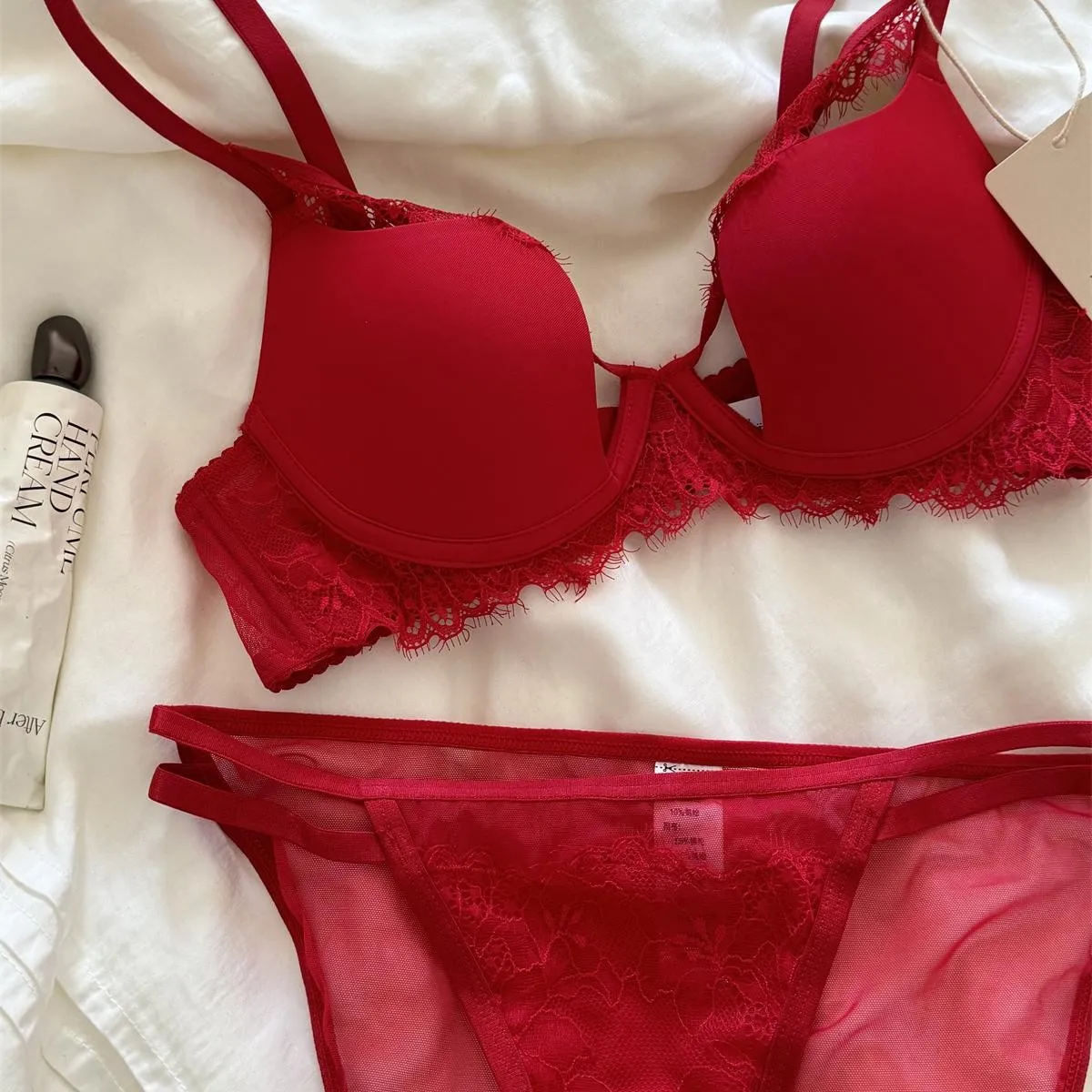 Recommended red sexy gathering bow thin cup lace sexy upper support gathering breathable underwear set
Recommended red sexy gathering bow thin cup lace sexy upper support gathering breathable underwear set
