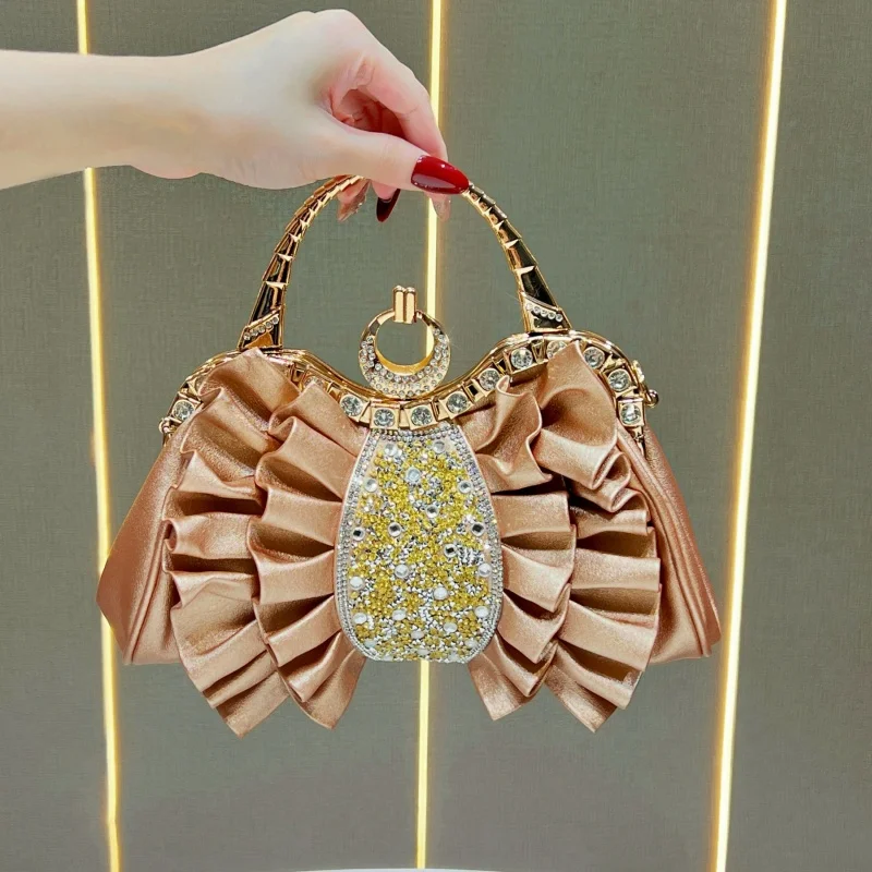Luxury Diamond Women's Pleated Evening Bag Sparkling Rhinestone Fashion Party Banquet Cloud Handbag Prom Crossbody Bag
Luxury Diamond Women's Pleated Evening Bag Sparkling Rhinestone Fashion Party Banquet Cloud Handbag Prom Crossbody Bag