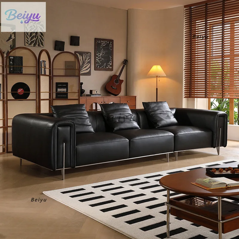 Итальянский минималистичный первый слой из воловьей кожи для гостиной, кожаный диван в стиле ретро, размер квартиры, прямой рядный черный рыцарский диван на три человека
Итальянский минималистичный первый слой из воловьей кожи для гостиной, кожаный диван в стиле ретро, размер квартиры, прямой рядный черный рыцарский диван на три человека