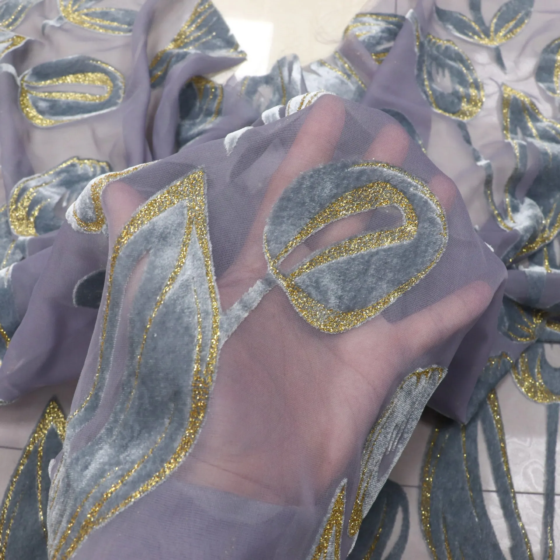 7940 Woven Velvet Burnt out Brocade Sticky Printed Bronze Printing Fabric European and American Women's Clothing Dress Cloth
7940 Woven Velvet Burnt out Brocade Sticky Printed Bronze Printing Fabric European and American Women's Clothing Dress Cloth