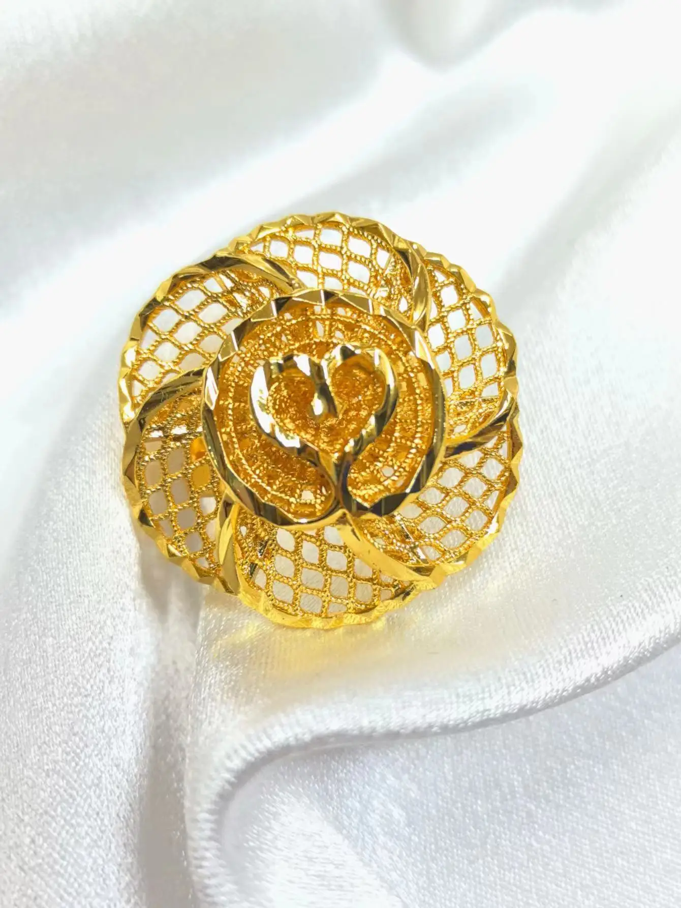 GOOD Dubai Golden Ring Brazilian Women 24K Gold Plated Wedding Bride Arabic Ethiopian Big Nigerian Jewellery Moroccan Resizabl
GOOD Dubai Golden Ring Brazilian Women 24K Gold Plated Wedding Bride Arabic Ethiopian Big Nigerian Jewellery Moroccan Resizabl