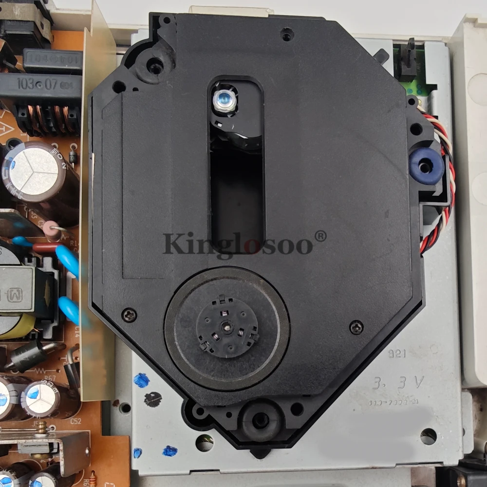 Оригинальный оптический привод GD-ROM для замены в консоли Sega Dreamcast
Оригинальный оптический привод GD-ROM для замены в консоли Sega Dreamcast