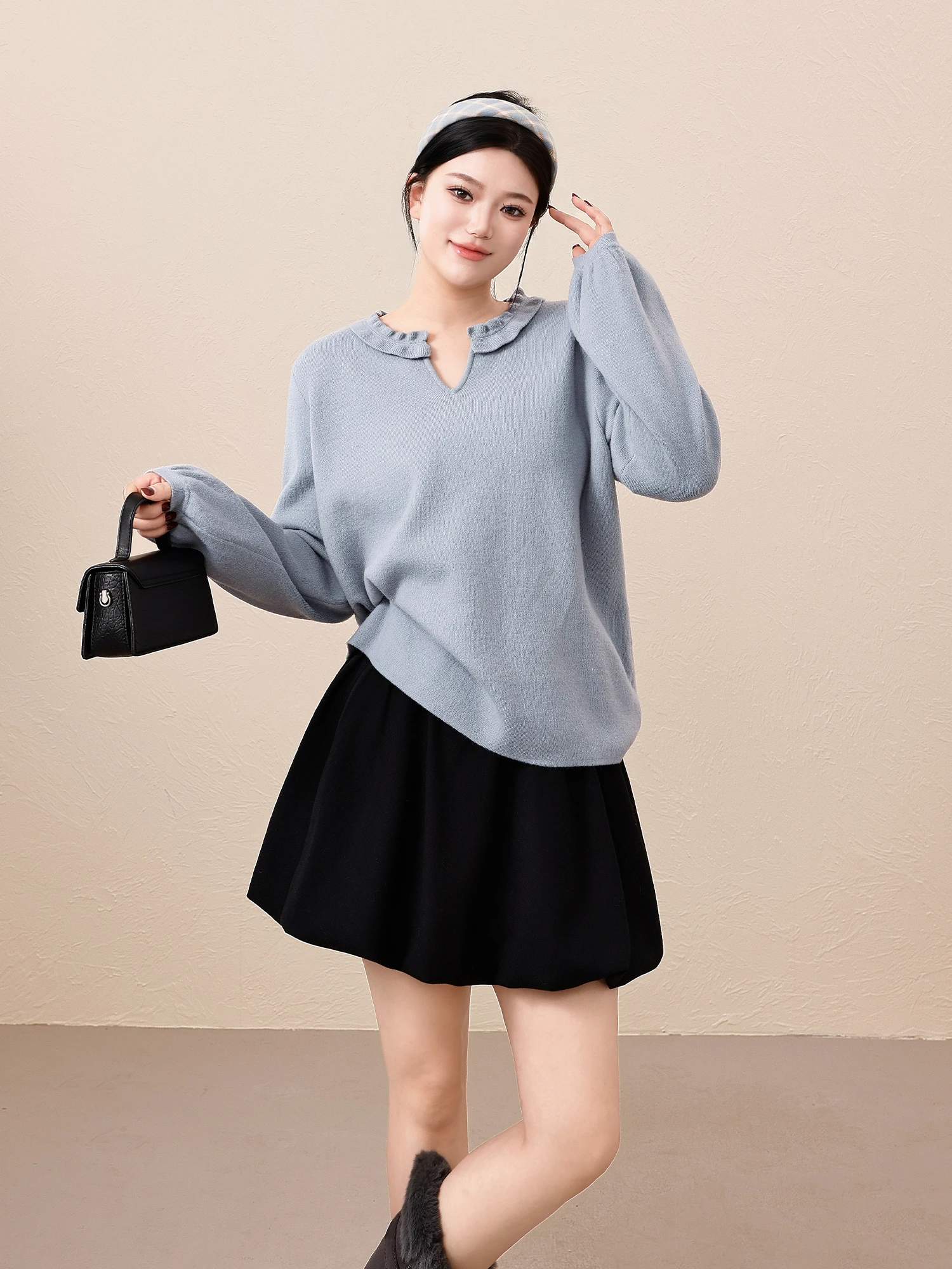 Женский зимний вязаный свитер больших размеров с V-образным вырезом, повседневный, свободного кроя, цвета туманно-голубого, с пушистой отделкой Musoom, теплый, утолщенный, с длинными рукавами
Женский зимний вязаный свитер больших размеров с V-образным вырезом, повседневный, свободного кроя, цвета туманно-голубого, с пушистой отделкой Musoom, теплый, утолщенный, с длинными рукавами