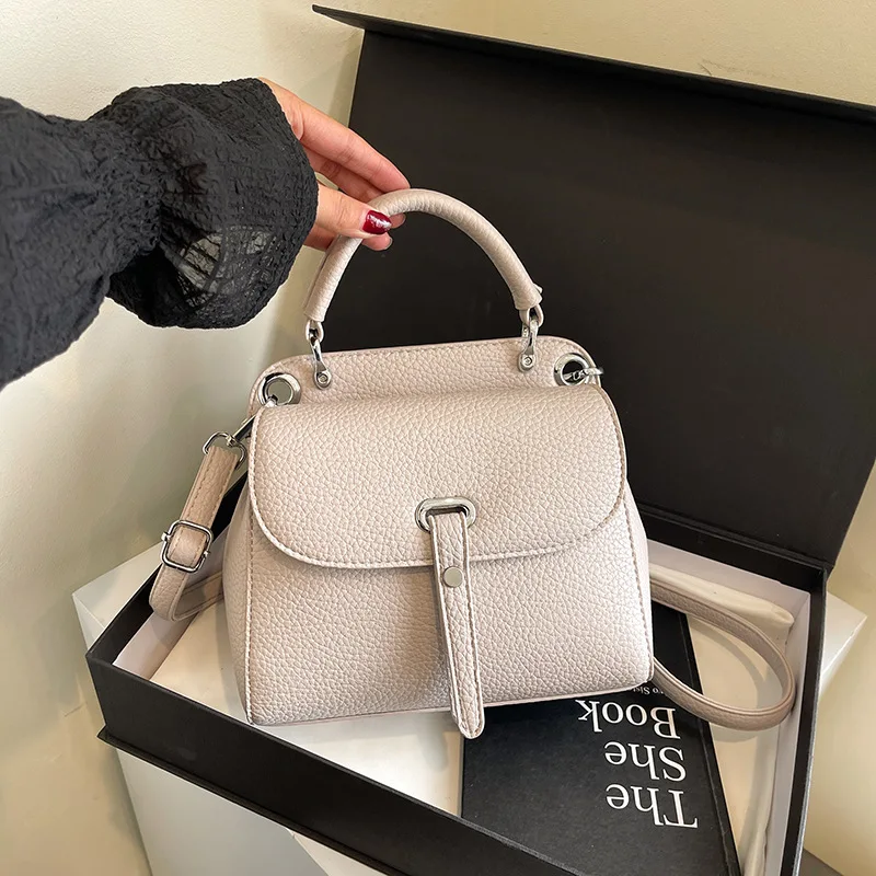 2025 Trendy Women Crossbody Bags Retro Anti-Theft Small Square Shoulder Bag for Travel, Work & Casual Outings
2025 Trendy Women Crossbody Bags Retro Anti-Theft Small Square Shoulder Bag for Travel, Work & Casual Outings