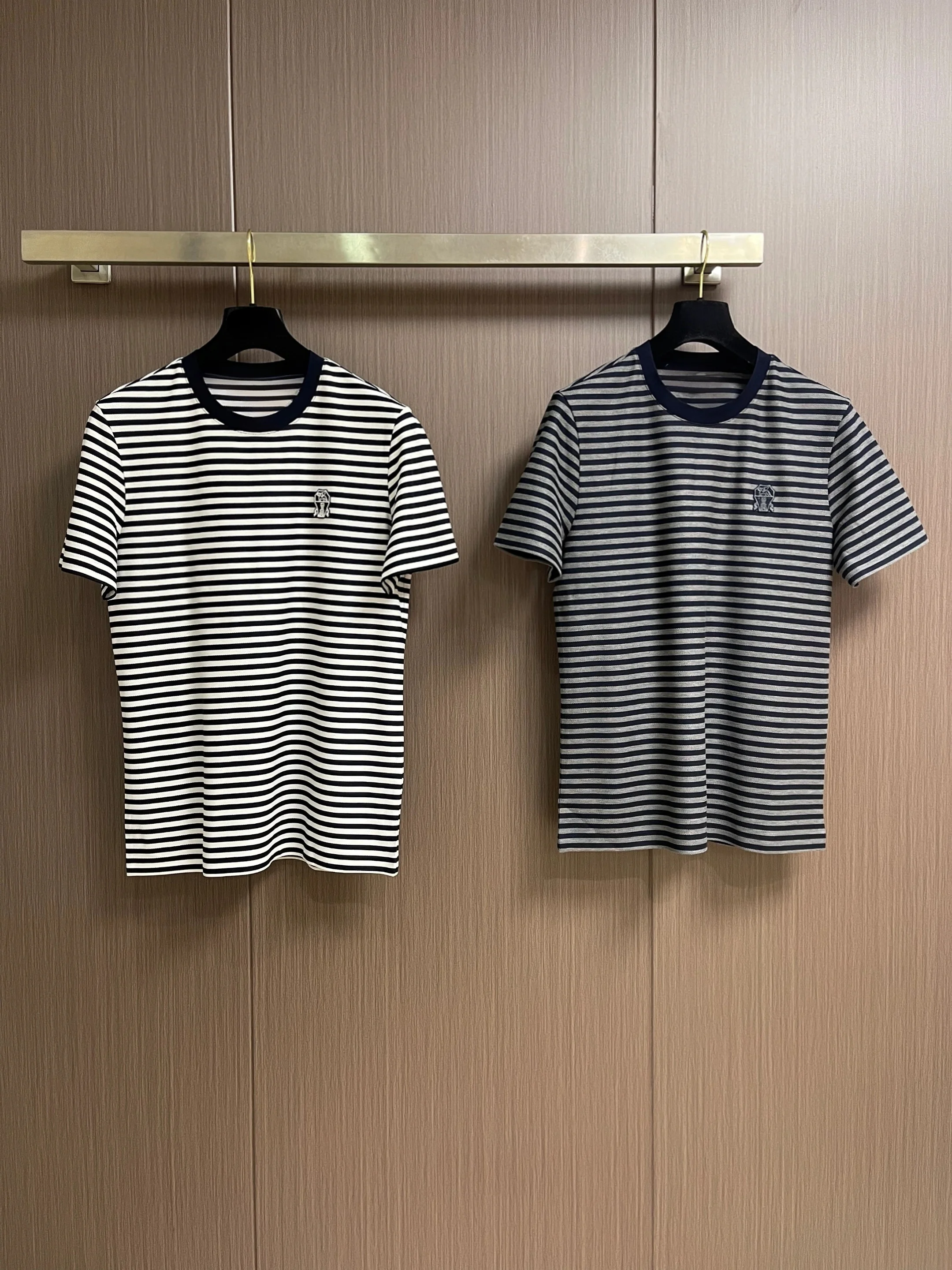 Italian Style Men's Summer 2026 New round Neck Short Sleeve T-Shirt Casual Cotton Half Sleeve Embroidered Striped Top
Italian Style Men's Summer 2026 New round Neck Short Sleeve T-Shirt Casual Cotton Half Sleeve Embroidered Striped Top
