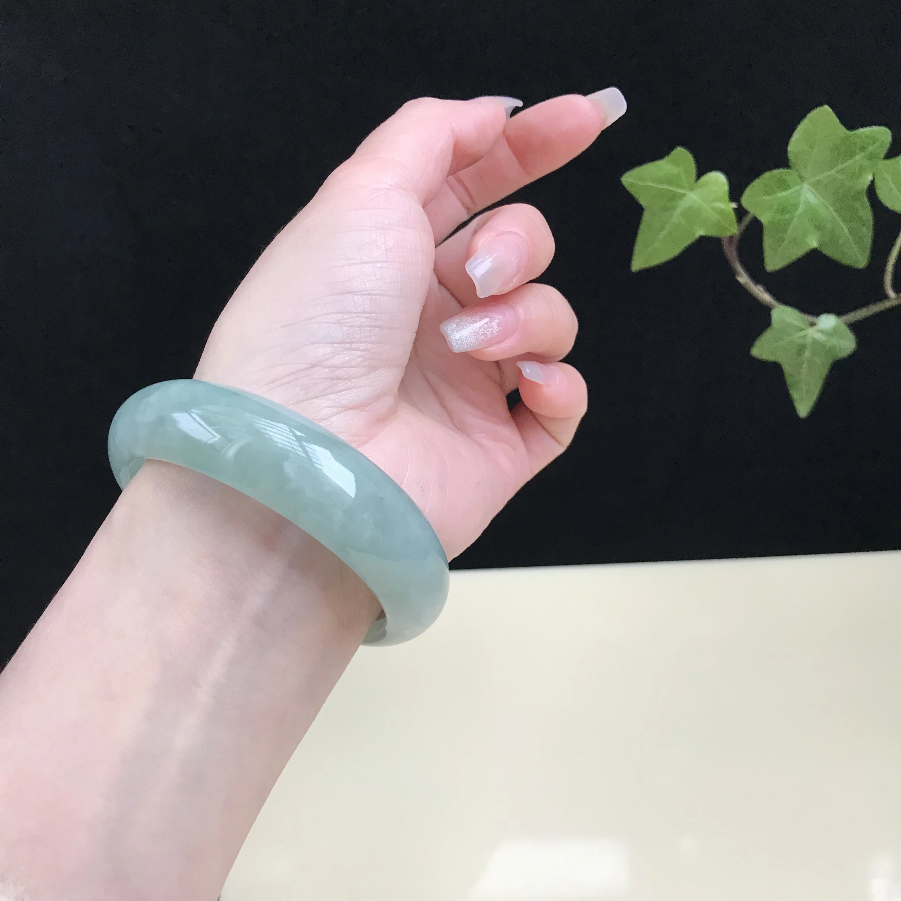 Burma 100%Genuine High-end Jadeite Bracelet Jewelry Jade Bangles For Women 54mm (With Certificate)
Burma 100%Genuine High-end Jadeite Bracelet Jewelry Jade Bangles For Women 54mm (With Certificate)