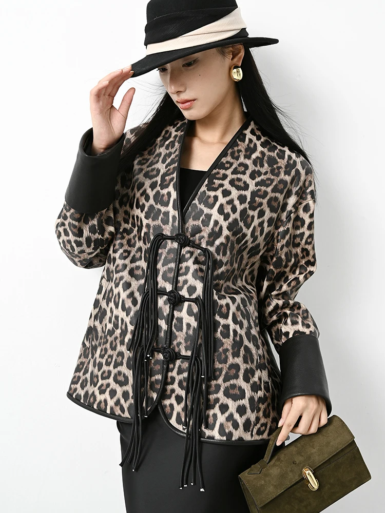 Leopard Print Genuine Leather Jackets for Women Spring Autumn High-end Simple Vintage Single Breasted V-neck Real Sheepskin Coat
Leopard Print Genuine Leather Jackets for Women Spring Autumn High-end Simple Vintage Single Breasted V-neck Real Sheepskin Coat