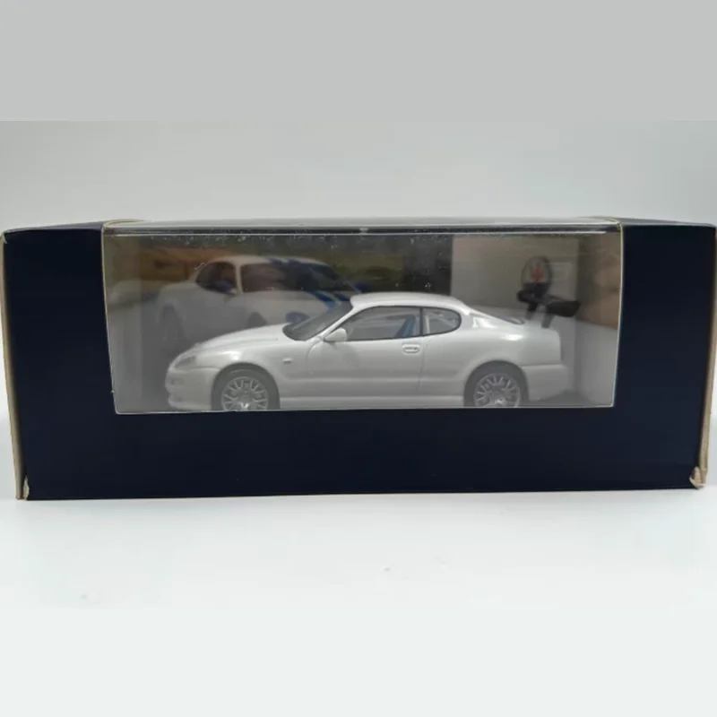 LEO 1/43 масштаб купе Trofeo сплав имитация модели автомобиля статическая коллекция украшенные праздничные подарки игрушки сувенирный подарок
LEO 1/43 масштаб купе Trofeo сплав имитация модели автомобиля статическая коллекция украшенные праздничные подарки игрушки сувенирный подарок