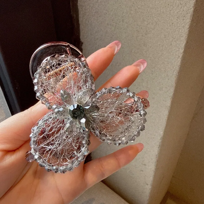 Sophisticated gray Korean Style Crystal Flower Hair Claw Sparkly Hollow-out Large Hair Clip for Women Exquisite shark hair clip
Sophisticated gray Korean Style Crystal Flower Hair Claw Sparkly Hollow-out Large Hair Clip for Women Exquisite shark hair clip