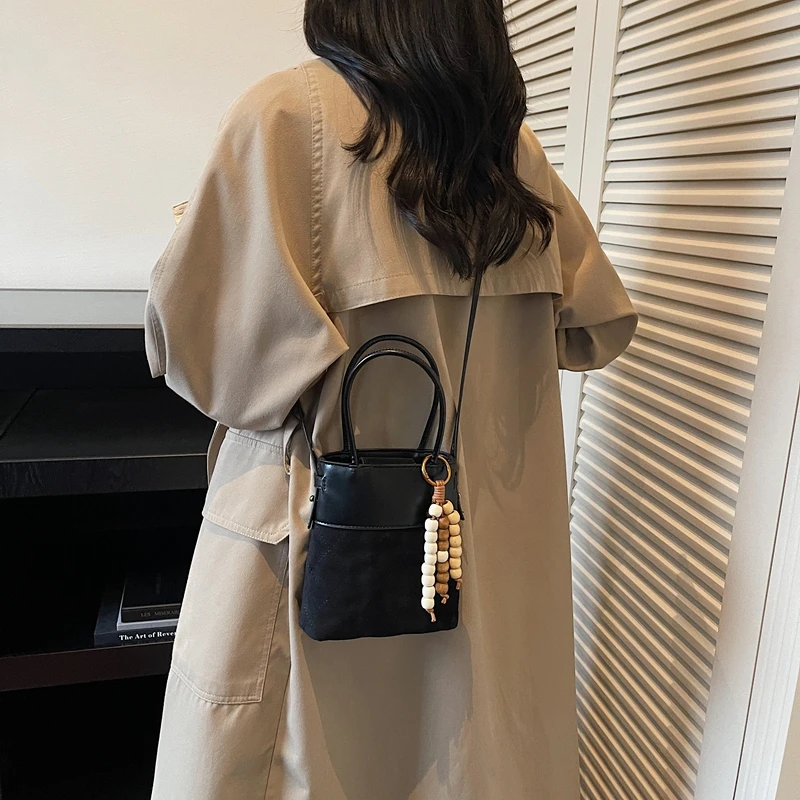 Elegant Classic Designer Paris Fashion Shopper Bag For Women With Large Capacity And Vintage Style
Elegant Classic Designer Paris Fashion Shopper Bag For Women With Large Capacity And Vintage Style