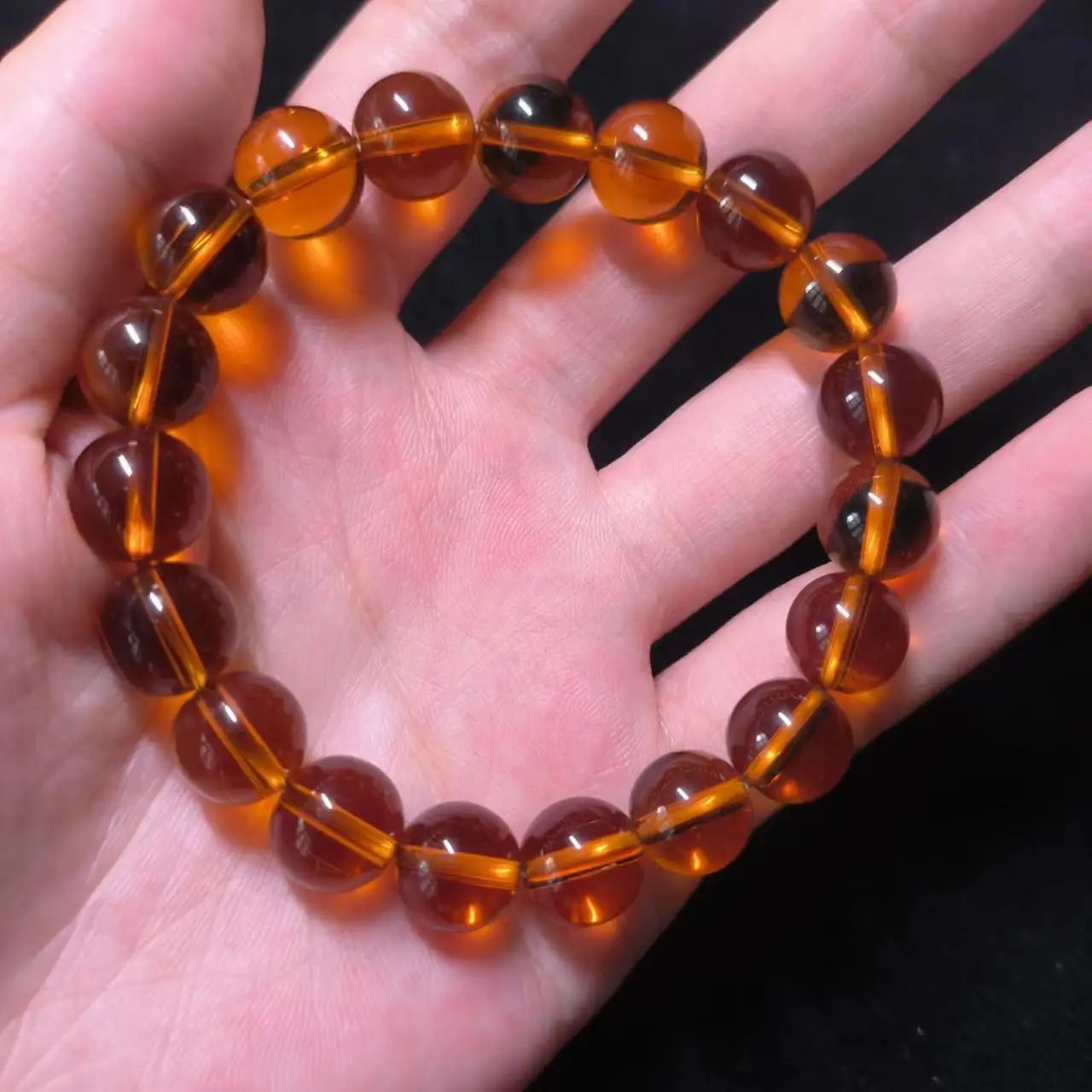 1pcs/lot pure natural yellow crystal bracelet pure and transparent dark yellow high density Ladies Jewelry rare precious taki
1pcs/lot pure natural yellow crystal bracelet pure and transparent dark yellow high density Ladies Jewelry rare precious taki
