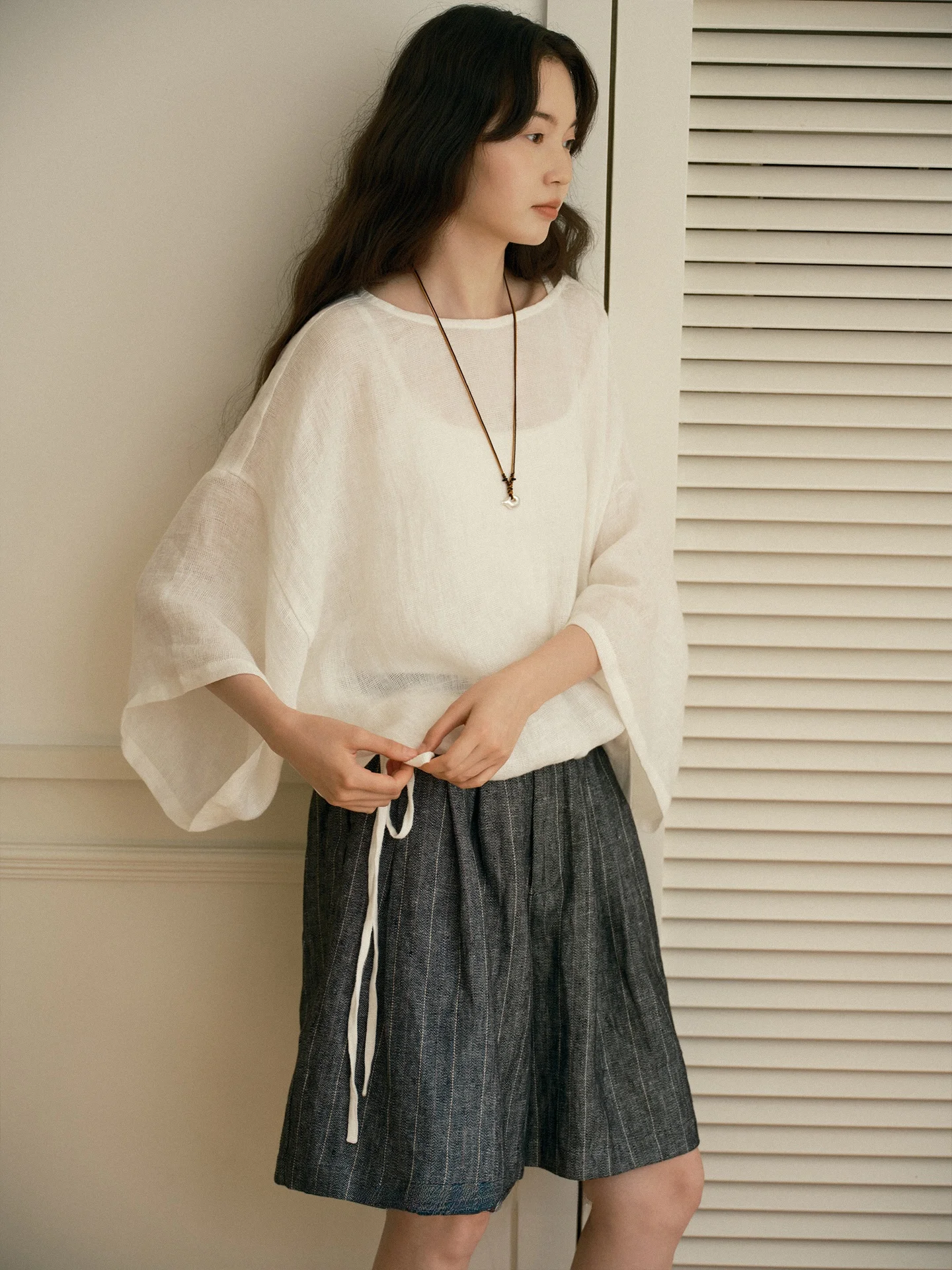 Женская льняная рубашка Lin Bai с защитой от солнца, дышащая, свободного кроя, с длинными рукавами, круглым вырезом, со шнурком по низу, для повседневной носки
Женская льняная рубашка Lin Bai с защитой от солнца, дышащая, свободного кроя, с длинными рукавами, круглым вырезом, со шнурком по низу, для повседневной носки