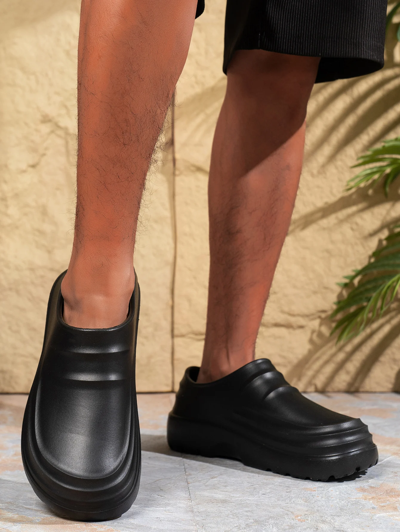 Мужские повседневные тапочки, износостойкие, водонепроницаемые, нескользящие, удобные и маслостойкие туфли на толстой подошве.
Мужские повседневные тапочки, износостойкие, водонепроницаемые, нескользящие, удобные и маслостойкие туфли на толстой подошве.