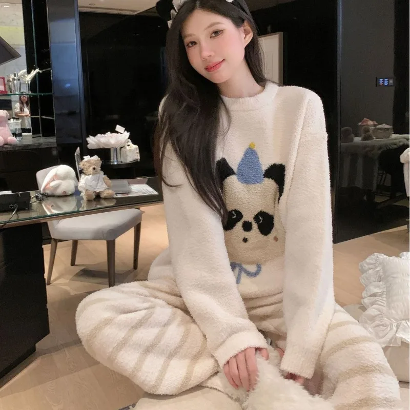 Женская зимняя утолщенная пижама из кораллового флиса, милый комплект домашней одежды с героями мультфильмов, большой размер, корейский стиль, уютный, комфортный, милый, милый стиль
Женская зимняя утолщенная пижама из кораллового флиса, милый комплект домашней одежды с героями мультфильмов, большой размер, корейский стиль, уютный, комфортный, милый, милый стиль