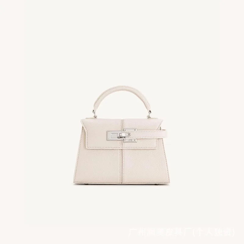 2026 New Trapezoidal Genuine Leather Women's Handbag, Niche High-End Style, Versatile Top-Handle Crossbody Shoulder Bag
2026 New Trapezoidal Genuine Leather Women's Handbag, Niche High-End Style, Versatile Top-Handle Crossbody Shoulder Bag