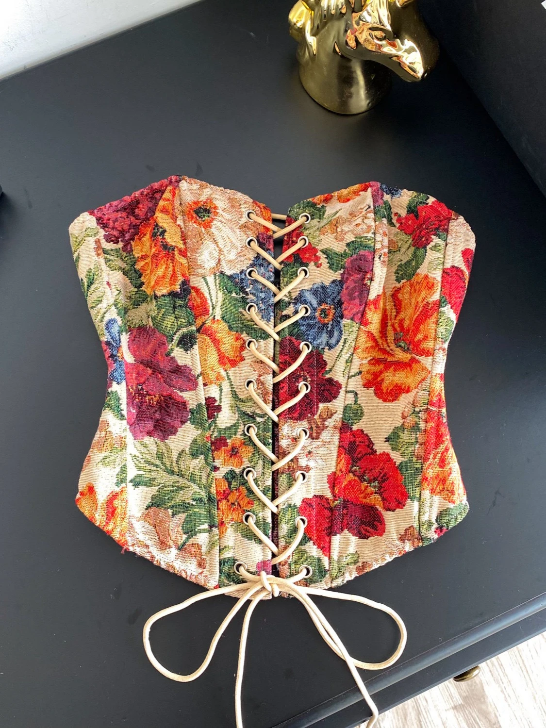 Foamlina Retro Oil Painting Floral Bandeau Top Women Sexy Lace Up Front Zipper Back Slimming Hot Girl Sleeveless Vintage Clothes
Foamlina Retro Oil Painting Floral Bandeau Top Women Sexy Lace Up Front Zipper Back Slimming Hot Girl Sleeveless Vintage Clothes