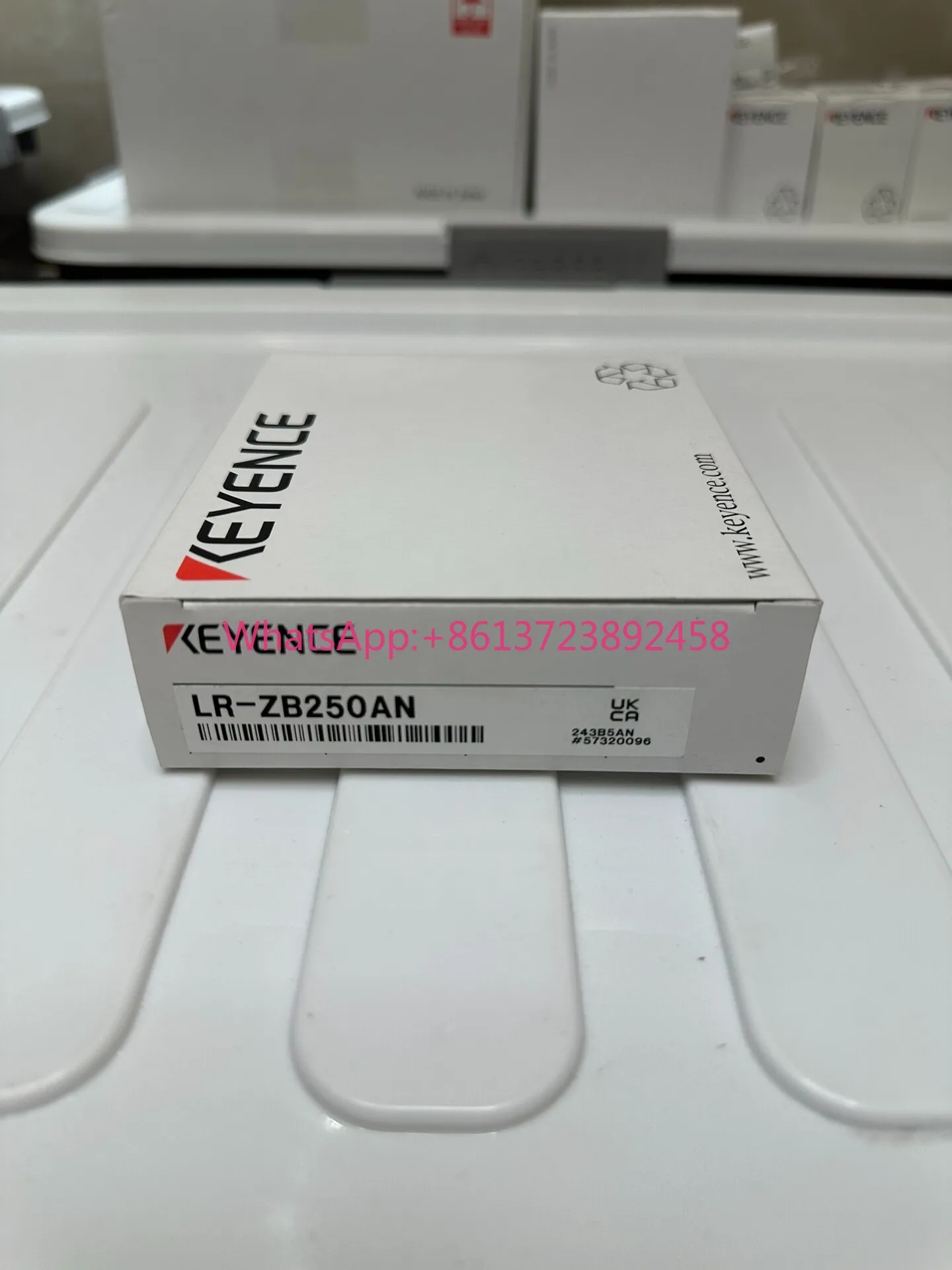 KEYENCE LR-ZB250AN New Original
KEYENCE LR-ZB250AN New Original