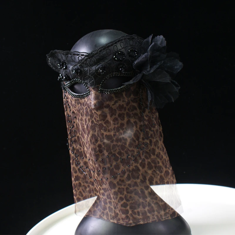 Mask couple model leopard print mesh hollowed out tassel full face model suitable for singing stage mysterious adult accessories
Mask couple model leopard print mesh hollowed out tassel full face model suitable for singing stage mysterious adult accessories