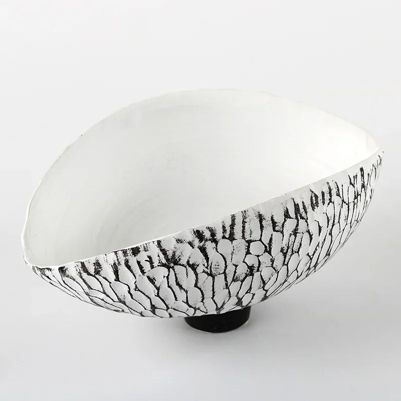 Art Fruit Bowl Ornaments, New Chinese Model Room Hotel Restaurant Shell-shaped Decorative Storage Tray, Kitchen Bar Supplies.
Art Fruit Bowl Ornaments, New Chinese Model Room Hotel Restaurant Shell-shaped Decorative Storage Tray, Kitchen Bar Supplies.