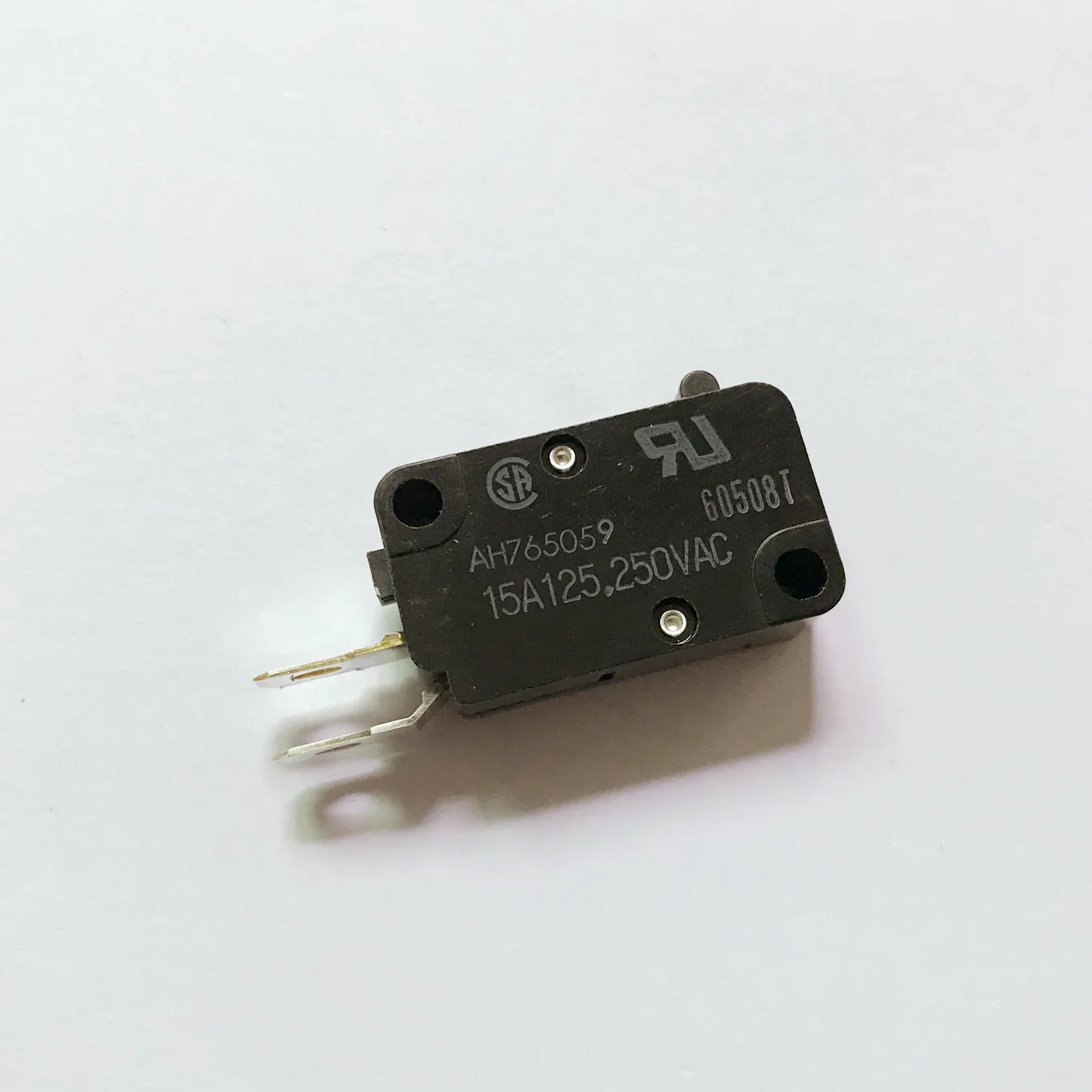 Original new 100% AH765059 15A 250V 2pin micro switch travel limit switch high current
Original new 100% AH765059 15A 250V 2pin micro switch travel limit switch high current