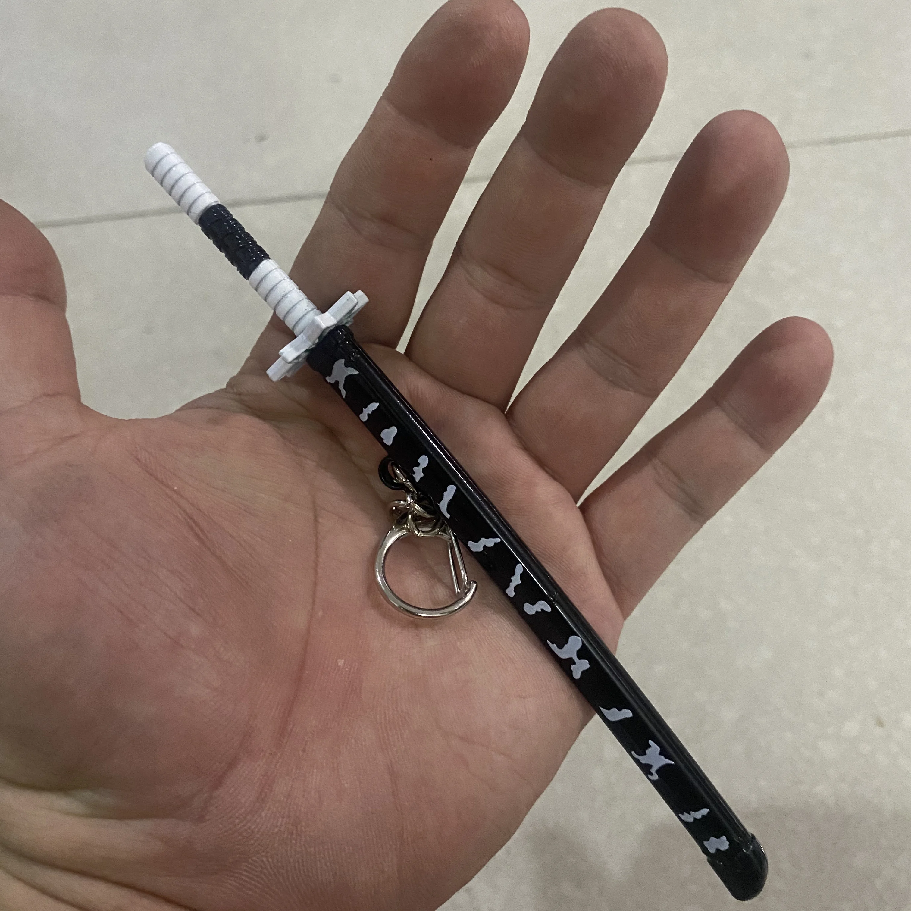 1/6 Mini Unisex Wind Hashira Sanemi 17cm/6.7in Cosplay Sword Model Key Chain Ring Gift
1/6 Mini Unisex Wind Hashira Sanemi 17cm/6.7in Cosplay Sword Model Key Chain Ring Gift