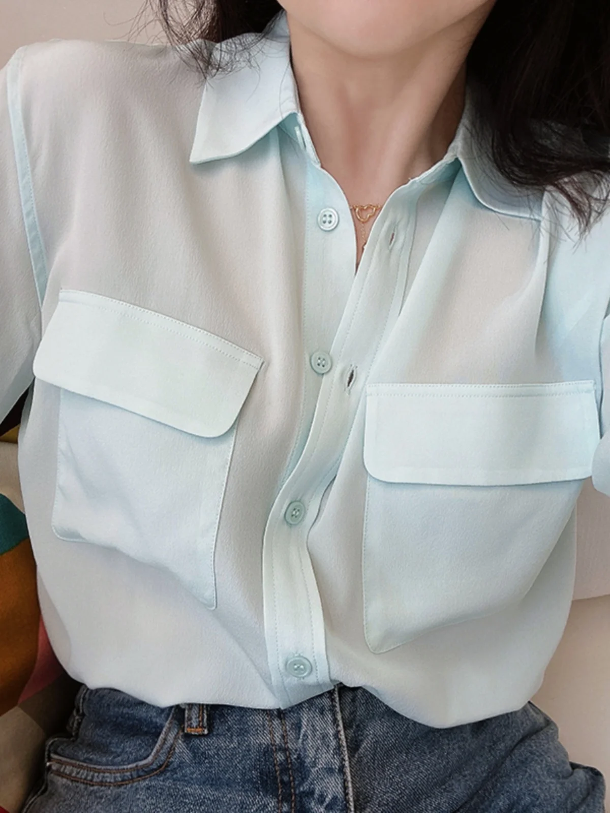 Классическая шелковая рубашка с длинным рукавом, новые цвета, цвет ледяной мяты, тонкая шелковая женская рубашка для делового и повседневного стиля
Классическая шелковая рубашка с длинным рукавом, новые цвета, цвет ледяной мяты, тонкая шелковая женская рубашка для делового и повседневного стиля