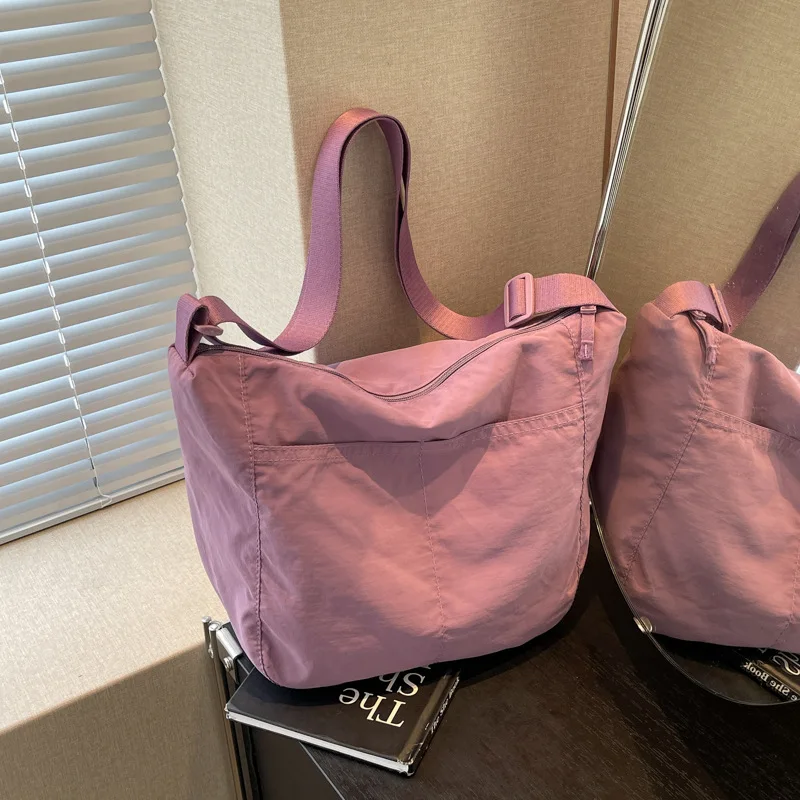 Shoulder Messenger Bag Women Fashion Waterproof Nylon Oxford Crossbody Bag High Quality Messenger Handbags Travel Wallet
Shoulder Messenger Bag Women Fashion Waterproof Nylon Oxford Crossbody Bag High Quality Messenger Handbags Travel Wallet