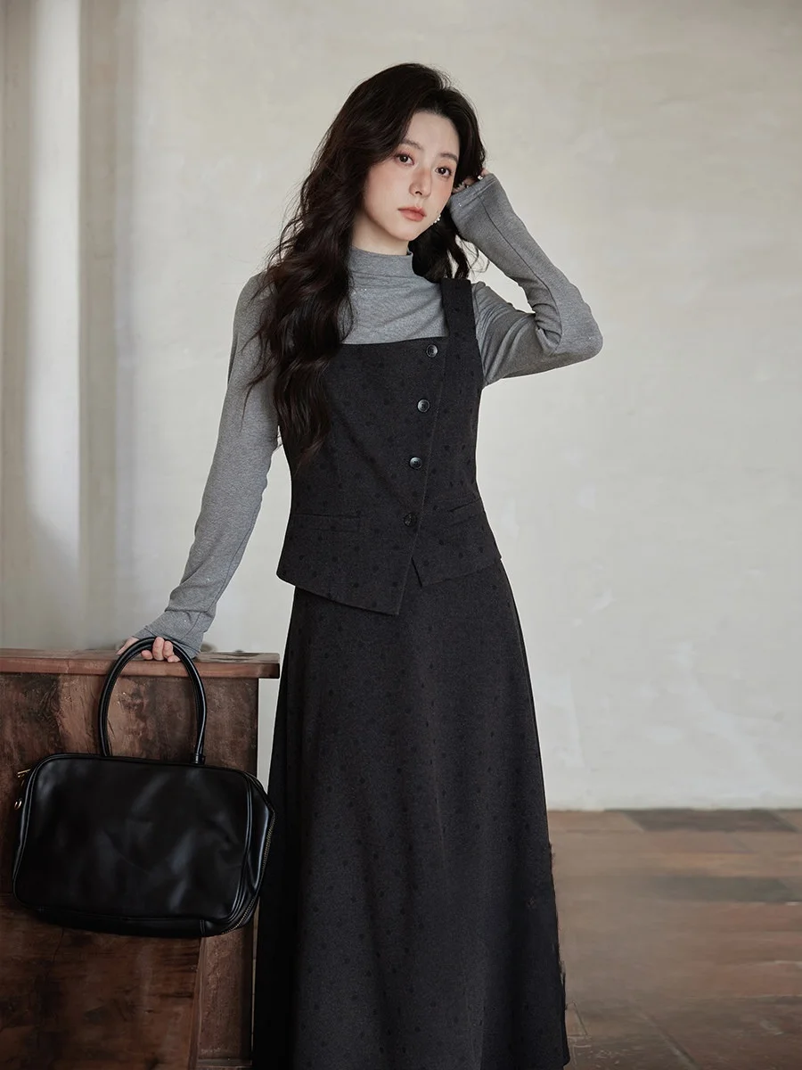 Unique Korean Style Winter Women's Vest Skirt Set Half High Collar Short Size Fashionable Casual Pure Color Three-piece Suit
Unique Korean Style Winter Women's Vest Skirt Set Half High Collar Short Size Fashionable Casual Pure Color Three-piece Suit