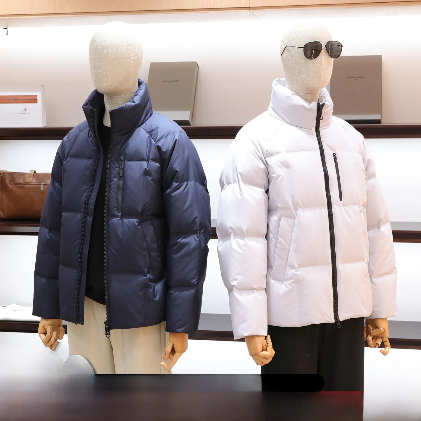 Мужская высококачественная утепленная куртка для активного отдыха с наполнителем из 90% пуха и полиэфирного волокна, на молнии
Мужская высококачественная утепленная куртка для активного отдыха с наполнителем из 90% пуха и полиэфирного волокна, на молнии