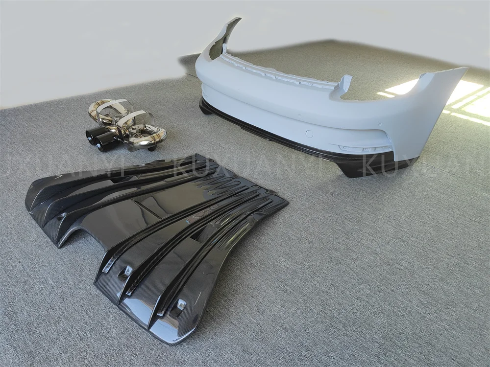 Upgraded GT3 Style Semi Carbon Fiber Rear Bumper Rear Diffuser Exhaust Tailpipe Body Kit for Porsche 911 992
Upgraded GT3 Style Semi Carbon Fiber Rear Bumper Rear Diffuser Exhaust Tailpipe Body Kit for Porsche 911 992