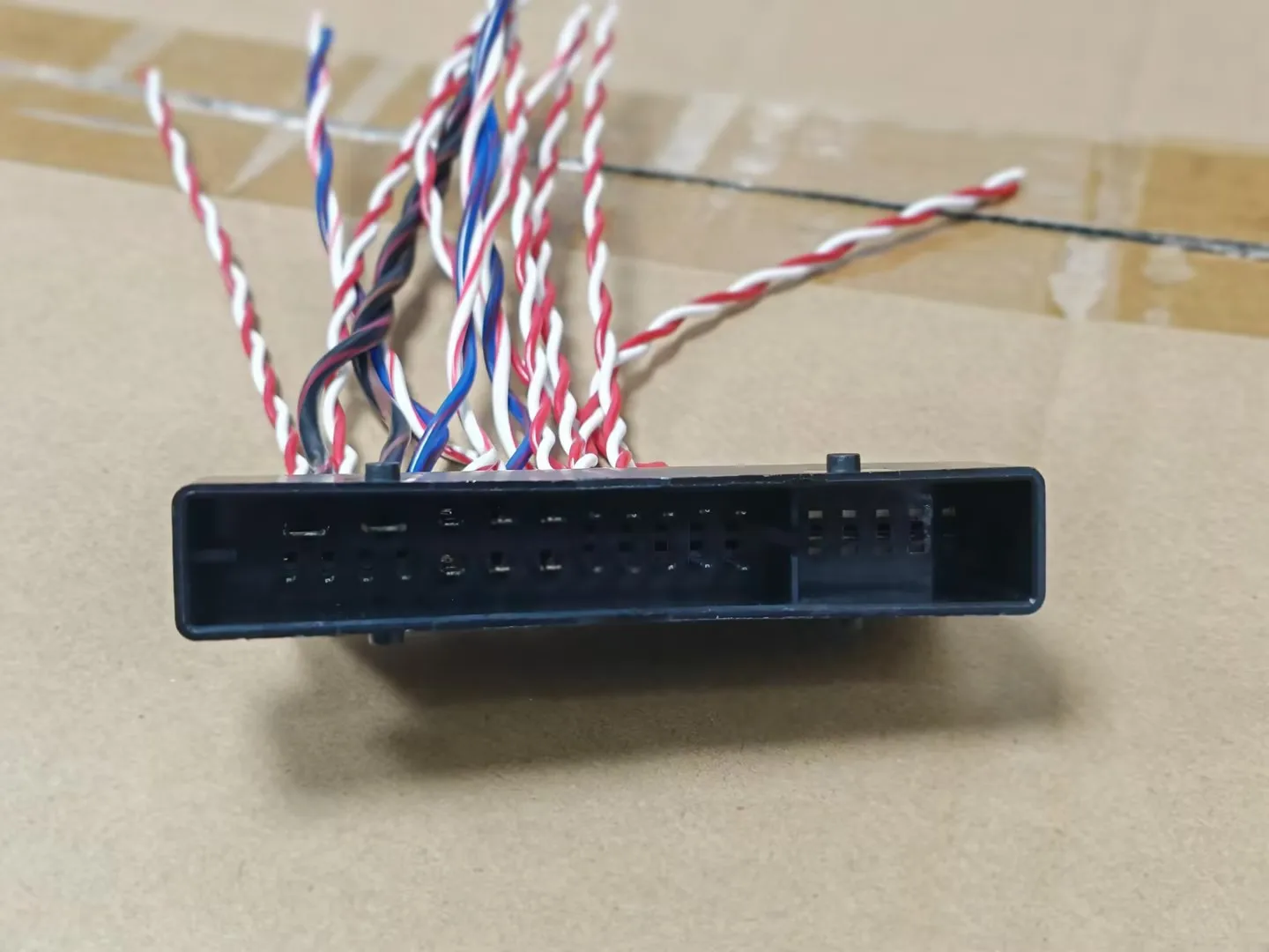 Suitable for M ercedes Benz amplifier plug, V olkswagen A udi Dana amplifier plug, Porsche amplifier plug 4E0 971 636
Suitable for M ercedes Benz amplifier plug, V olkswagen A udi Dana amplifier plug, Porsche amplifier plug 4E0 971 636