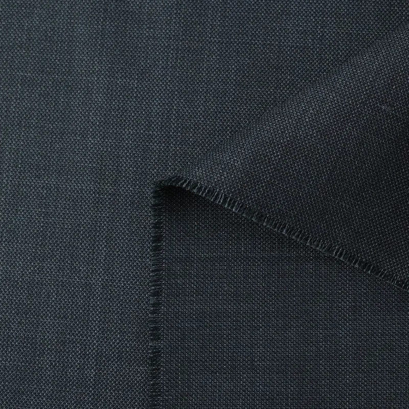 Тонкая пряжа из чистой ткани для костюмного пальто.
Тонкая пряжа из чистой ткани для костюмного пальто.