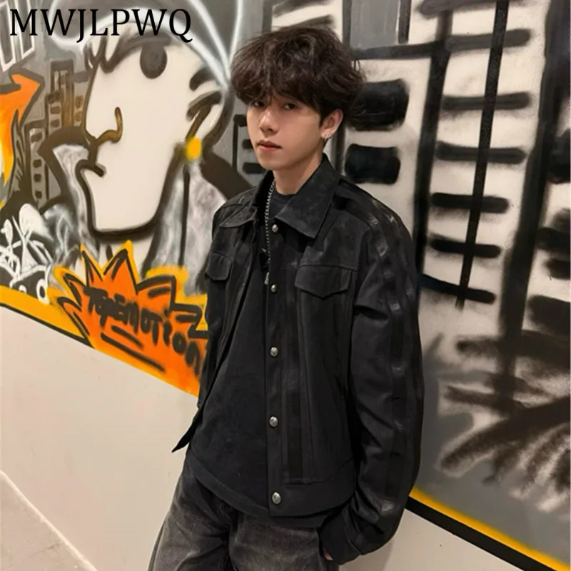 MWJLPWQ Retro Black Suede Spliced Work Jacket Metal Button Lapel Loose Street Coat For Young Mens Autumn Daily Urban Wear 16749
MWJLPWQ Retro Black Suede Spliced Work Jacket Metal Button Lapel Loose Street Coat For Young Mens Autumn Daily Urban Wear 16749