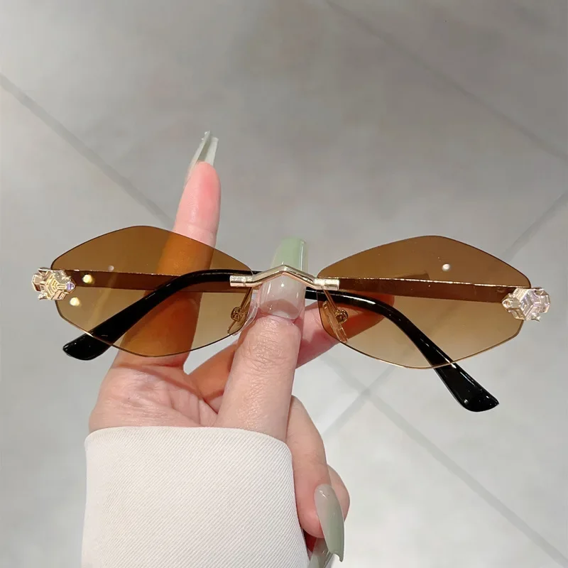 Vintage Rimless Rhombus Sunglasses Women For Men Luxury Brand Designer Popular Punk Hip Hop Metal Leopard Head Sun Glasses UV400
Vintage Rimless Rhombus Sunglasses Women For Men Luxury Brand Designer Popular Punk Hip Hop Metal Leopard Head Sun Glasses UV400