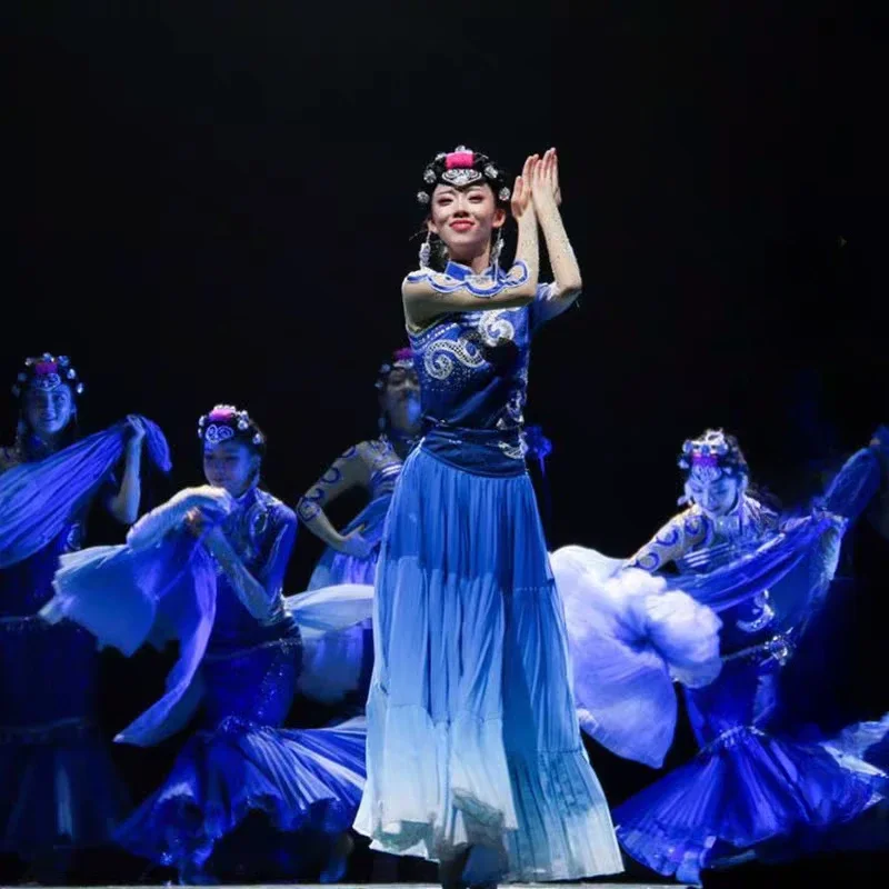 Chinese Traditional Ethnic Minorities Style Classical Dance Costume Female Practice Yangko DanceWear Elegant Ancient Hanfu Dress
Chinese Traditional Ethnic Minorities Style Classical Dance Costume Female Practice Yangko DanceWear Elegant Ancient Hanfu Dress
