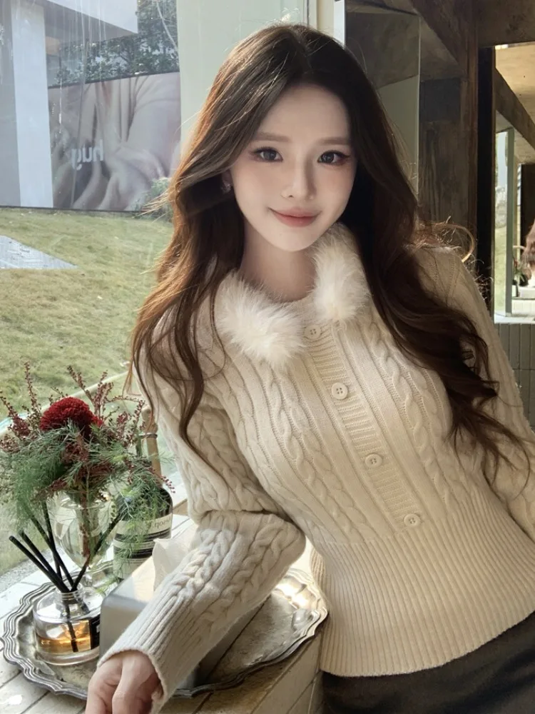Christmas Atmosphere Knitted Long Sleeve Slim Fit Base Shirt Soft Wind Twist Wool Collar Winter Commute Breathable Casual Top
Christmas Atmosphere Knitted Long Sleeve Slim Fit Base Shirt Soft Wind Twist Wool Collar Winter Commute Breathable Casual Top