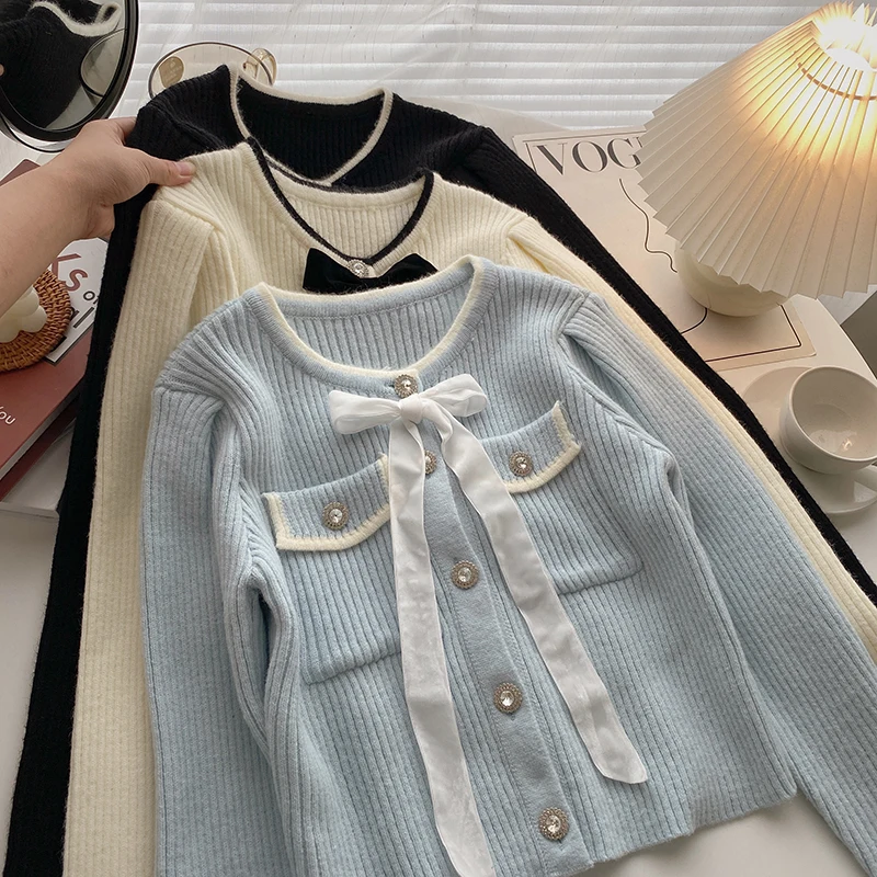 Women's Cardigan with Pockets French Style Elegant Sweater Jackets Solid Color Round Collar Single Breasted Ladies Knitwear
Women's Cardigan with Pockets French Style Elegant Sweater Jackets Solid Color Round Collar Single Breasted Ladies Knitwear