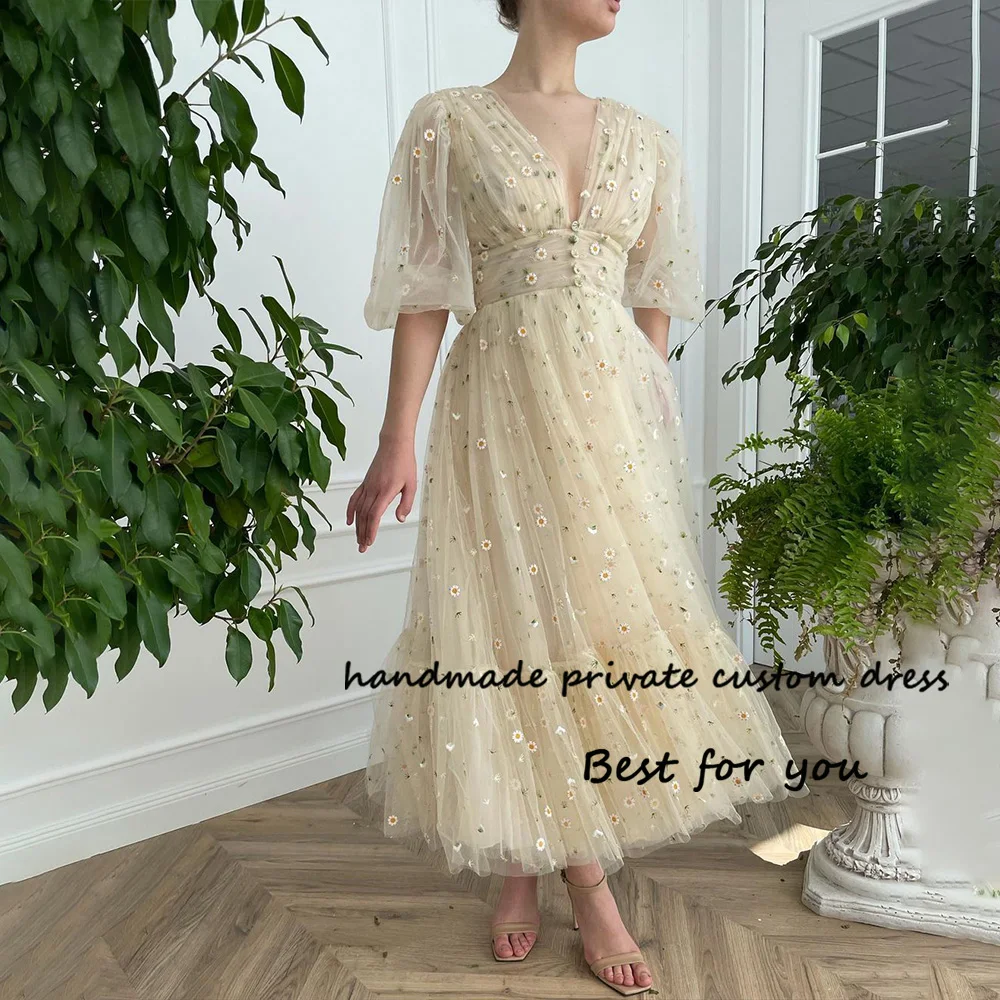 Light Yellow Sunflowers Embroidery Tulle Prom Party Dresses Half Sleeve V Neck Fairy Evening Dress Tea Length Formal Gowns
Light Yellow Sunflowers Embroidery Tulle Prom Party Dresses Half Sleeve V Neck Fairy Evening Dress Tea Length Formal Gowns