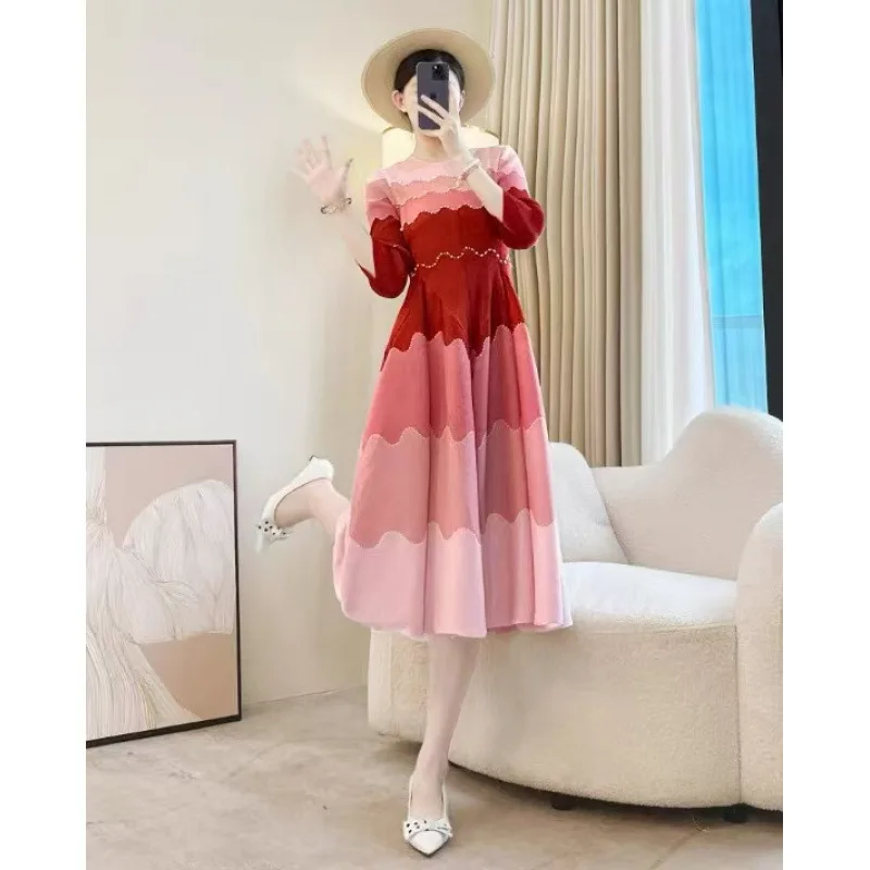 2026 New Style Court-Style Pleated Dress, Waist-Defining Gradient Color, Slimming French Tea Dress A-line Skirt
2026 New Style Court-Style Pleated Dress, Waist-Defining Gradient Color, Slimming French Tea Dress A-line Skirt